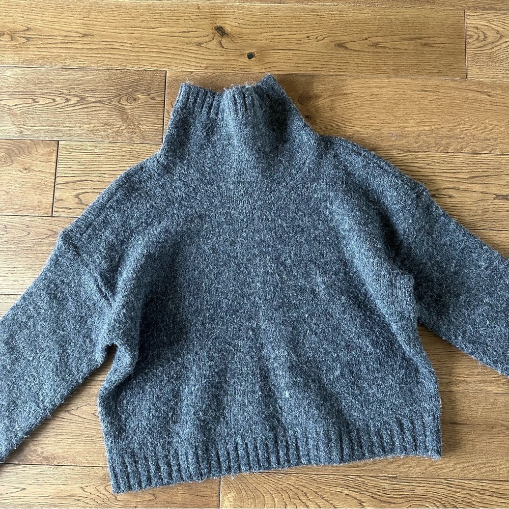 Anthropologie PILCRO Boxy Gray Turtleneck Sweater XS - Picture 3 of 6